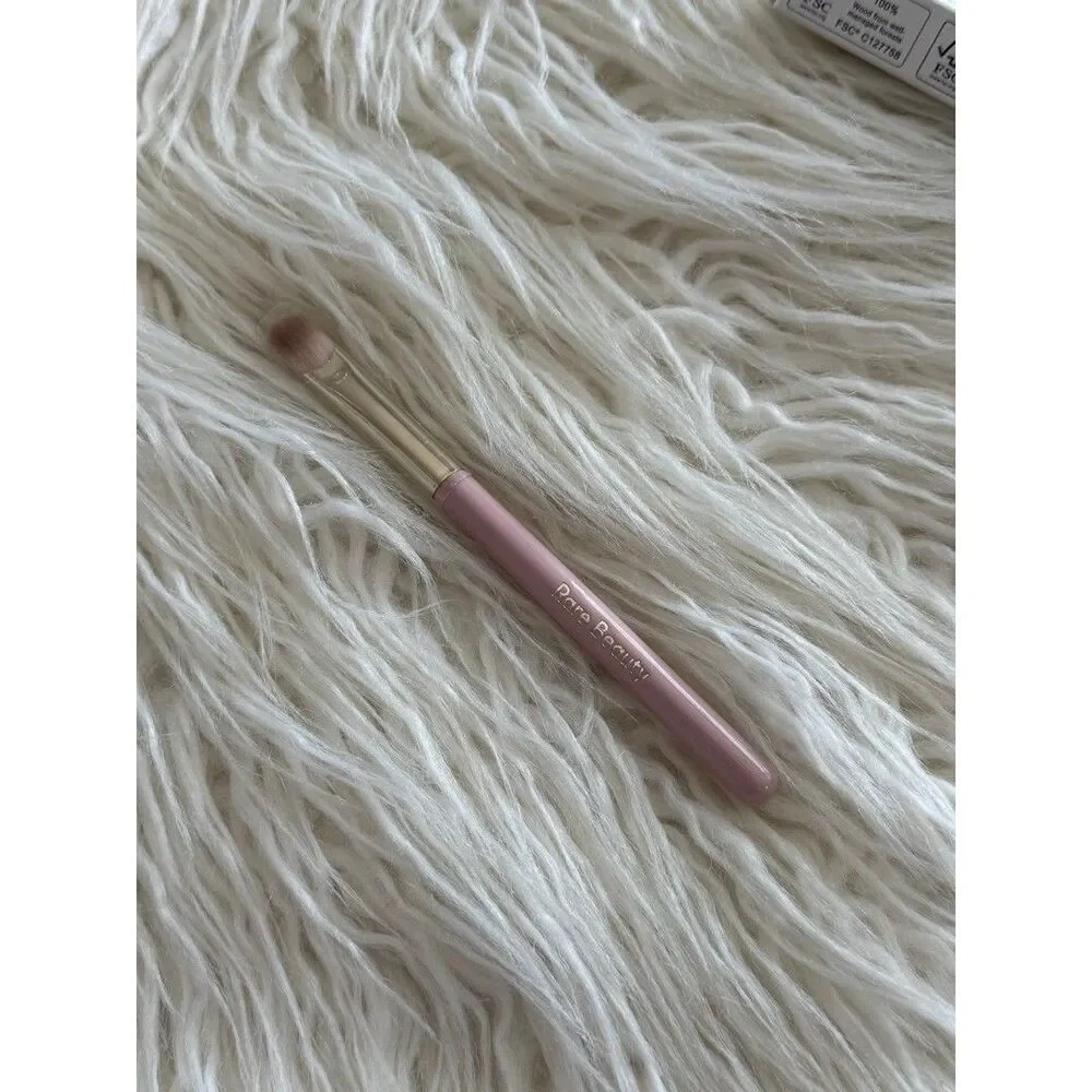 Rare Beauty Stay Vulnerable All-Over Eyeshadow Brush